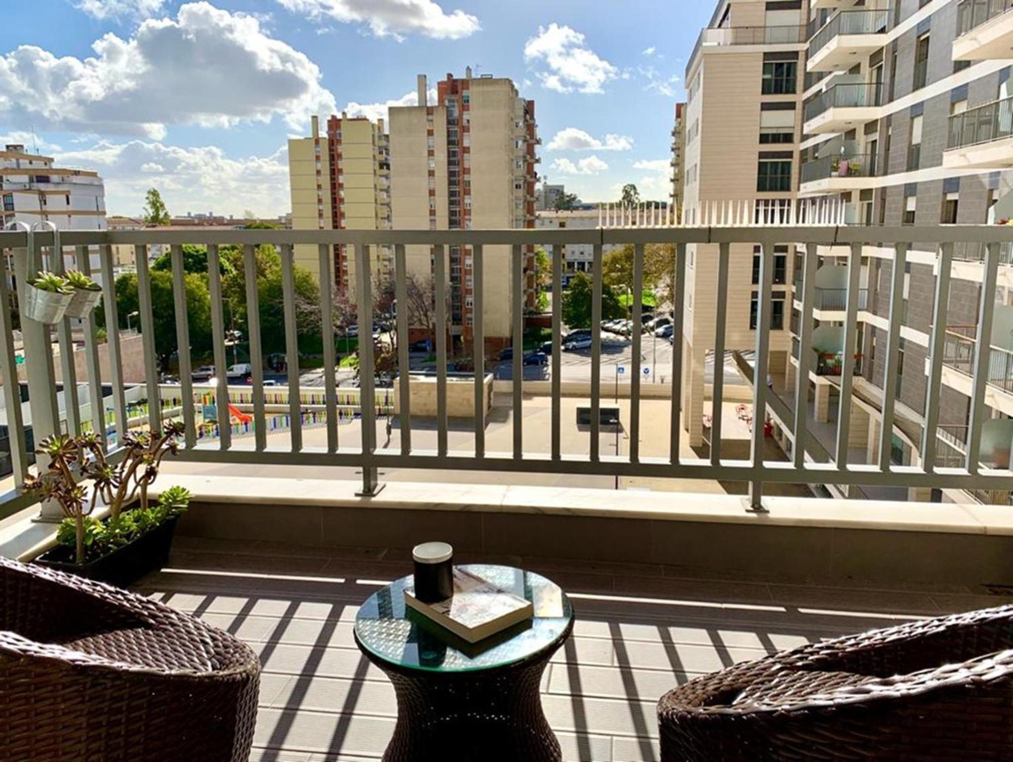 Apartment Modern & Spacious With River View Lissabon